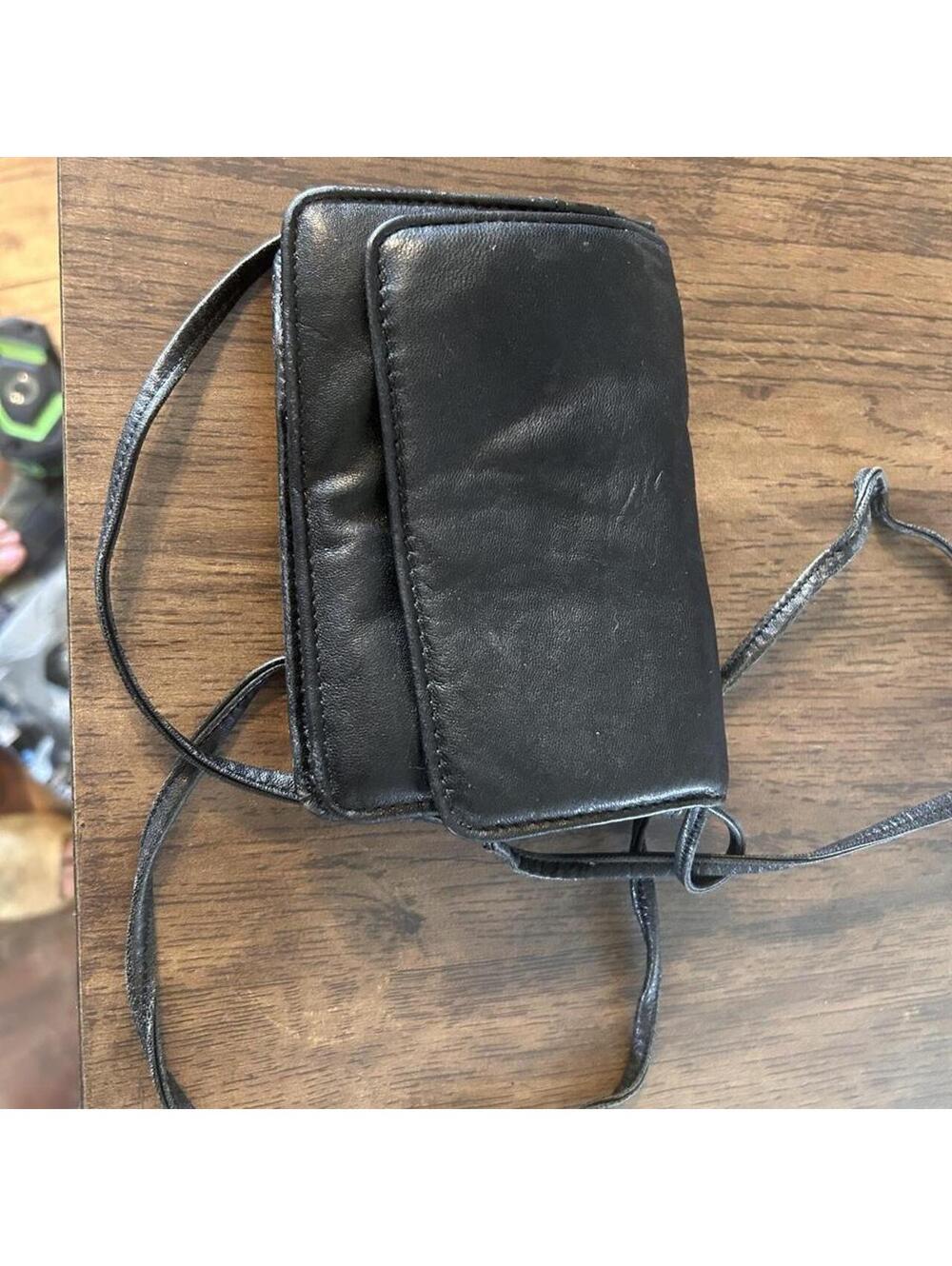 Wilson’s Leather Crossbody Bag